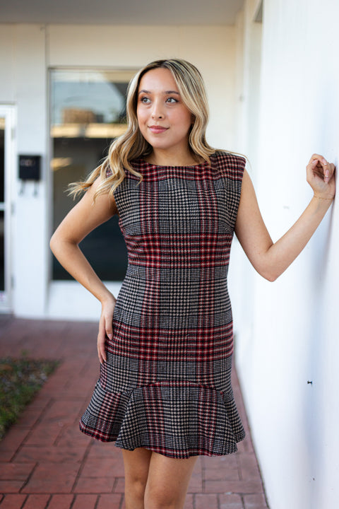 Nicolette Mini